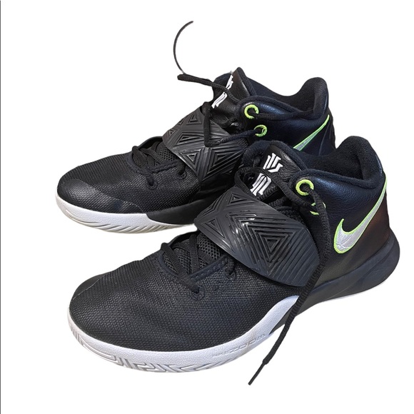 Nike Kyrie Flytrap III Basketball Shoes main image 7